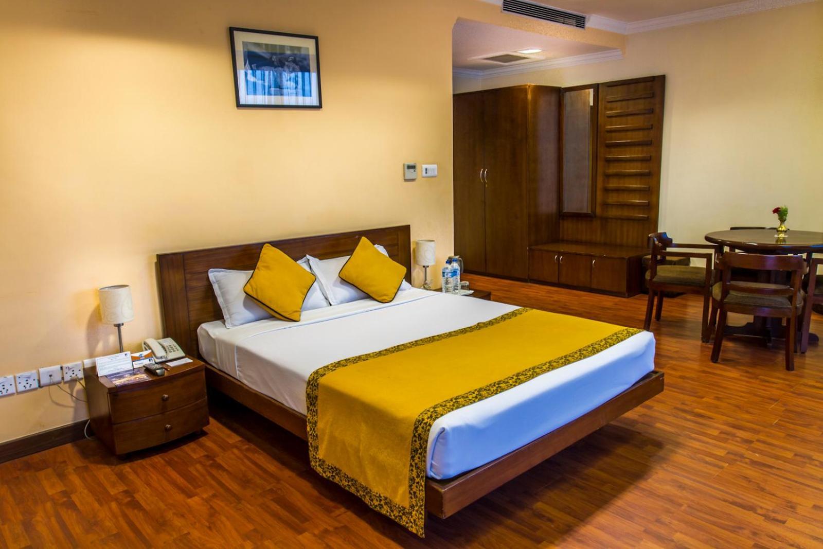 Airport Hotel Kathmandu Exterior photo